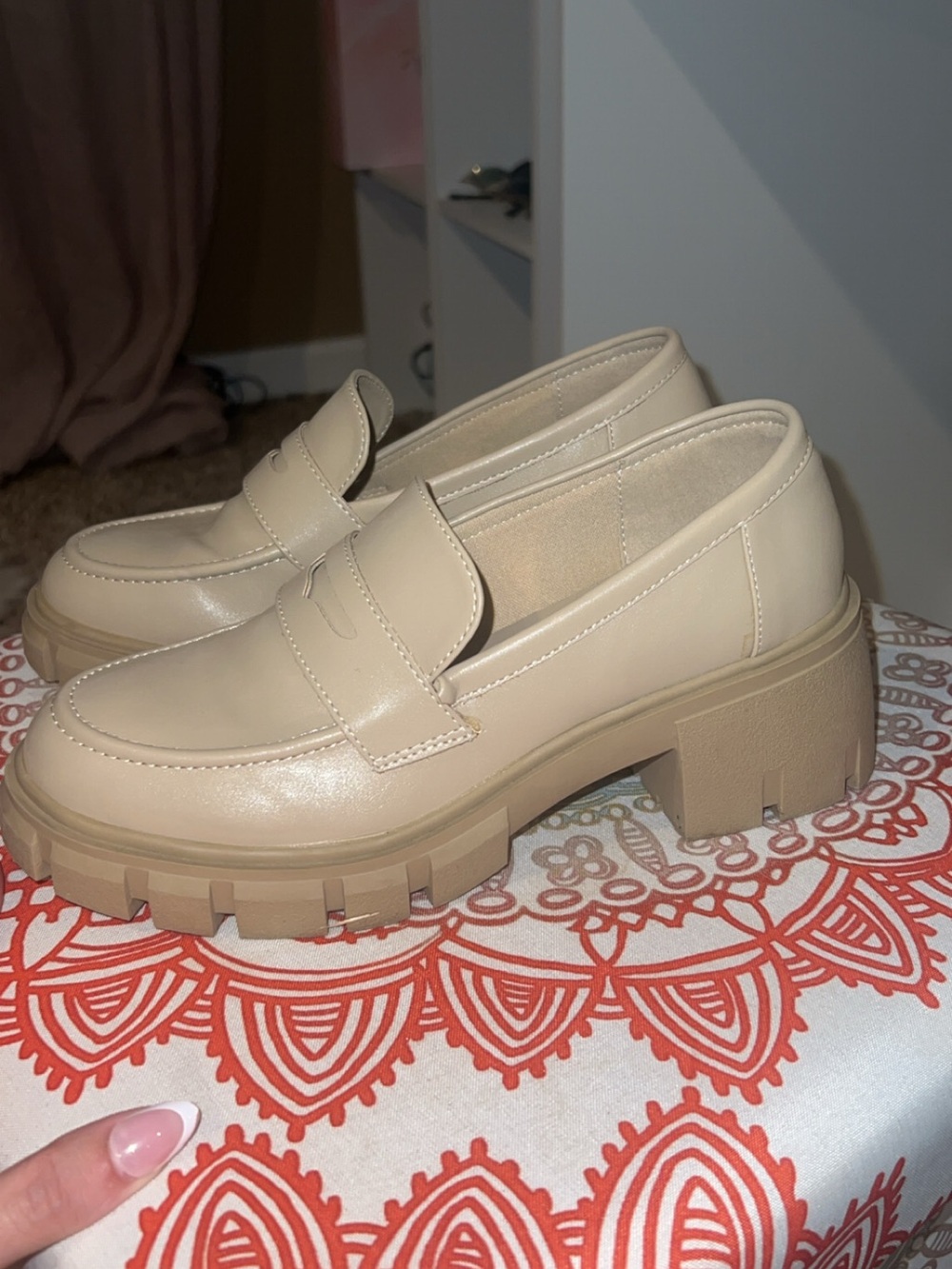 Source Unknown Chunky Loafer in Cream Beige